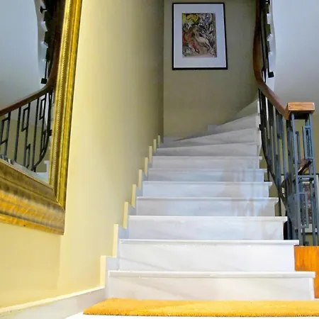 Juno Aparthotel 4*