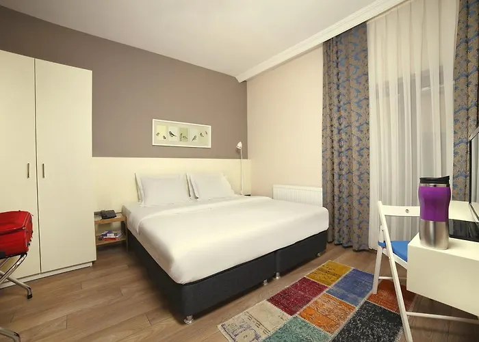 Juno Istanbulská provincie